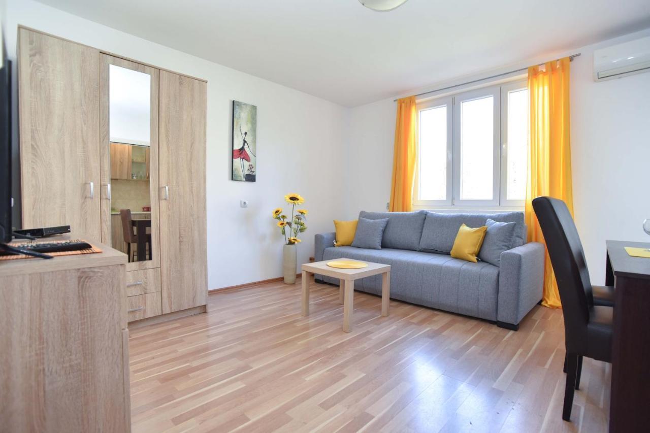 Apartment Near Old Town Budva Buitenkant foto